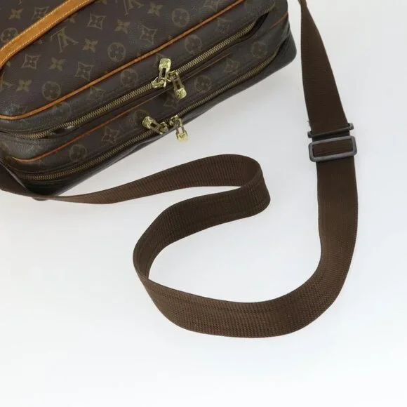 Authentic LOUIS VUITTON Monogram Reporter GM Shoulder Bag M45252 LV